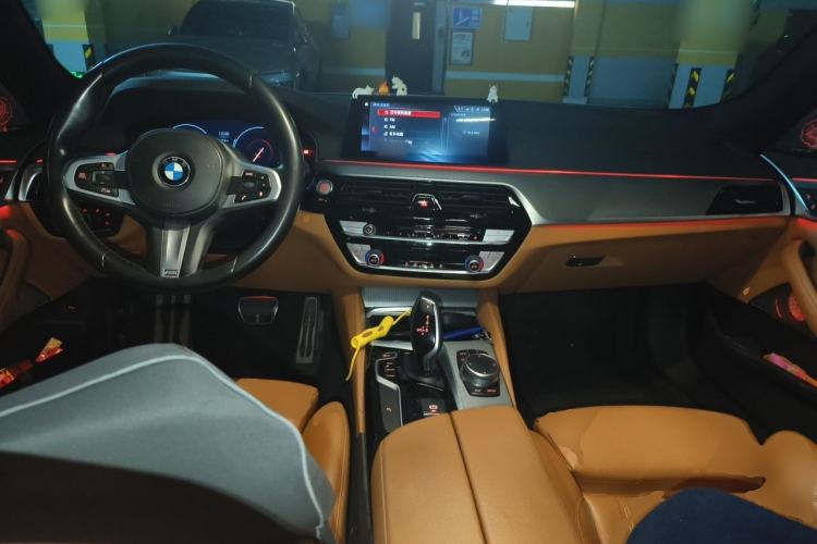 Used BMW 5 Series 2019 525i M Sport Package Center Console