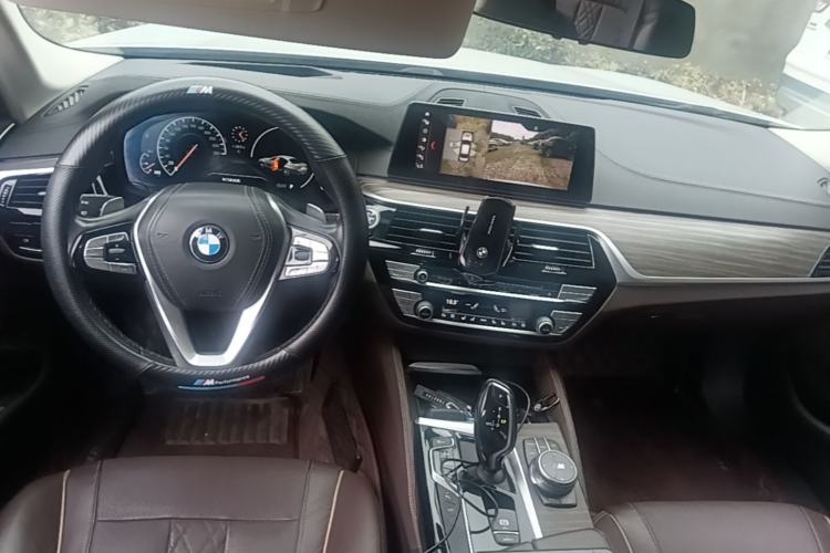 Used BMW 5 Series 2019 Facelifted 530Li Luxury Edition Premium Package Center Console
