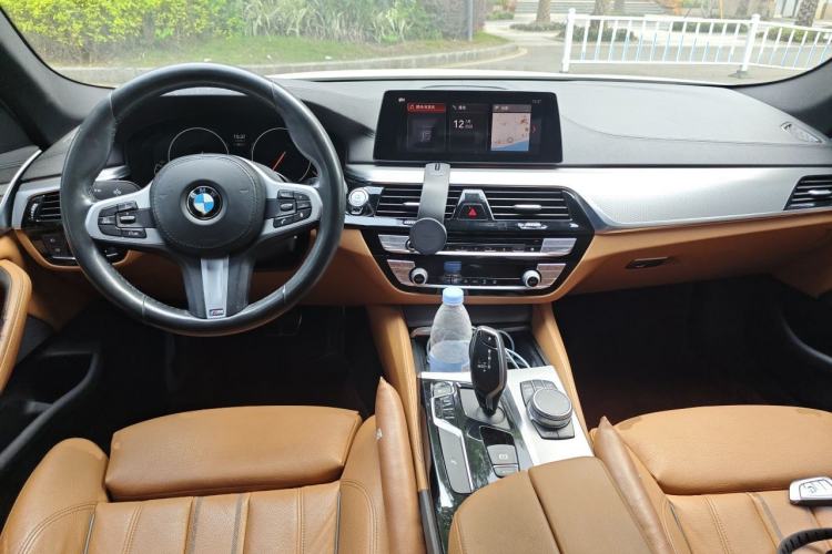 Used BMW 5 Series 2019 525i M Sport Package Center Console
