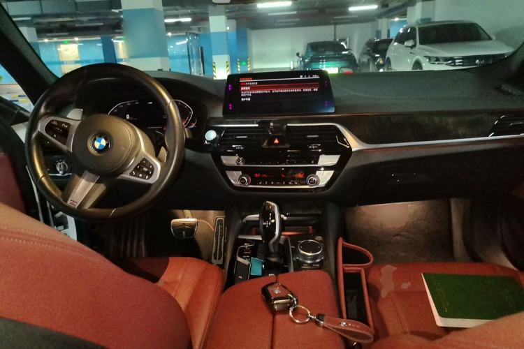 Used BMW 5 Series 2019 Facelifted 530Li Leading Edition M Sport Package Center Console