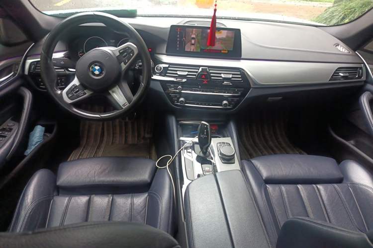 Used BMW 5 Series 2019 525i M Sport Package Center Console