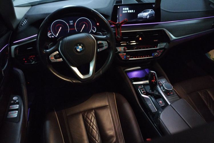 Used BMW 5 Series 2019 530Li Leading Model Luxury Package Center Console
