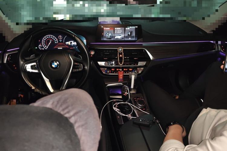 Used BMW 5 Series 2019 530Li Leading Model Luxury Package Center Console