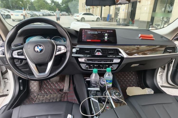 Used BMW 5 Series 2019 Facelifted 525Li Luxury Package Center Console