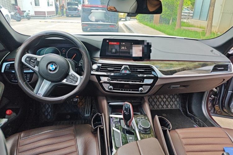 Used BMW 5 Series 2019 525Li M Sport Package Center Console