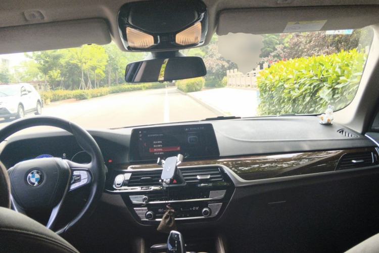 Used BMW 5 Series 2019 Facelifted 525Li Luxury Package Center Console