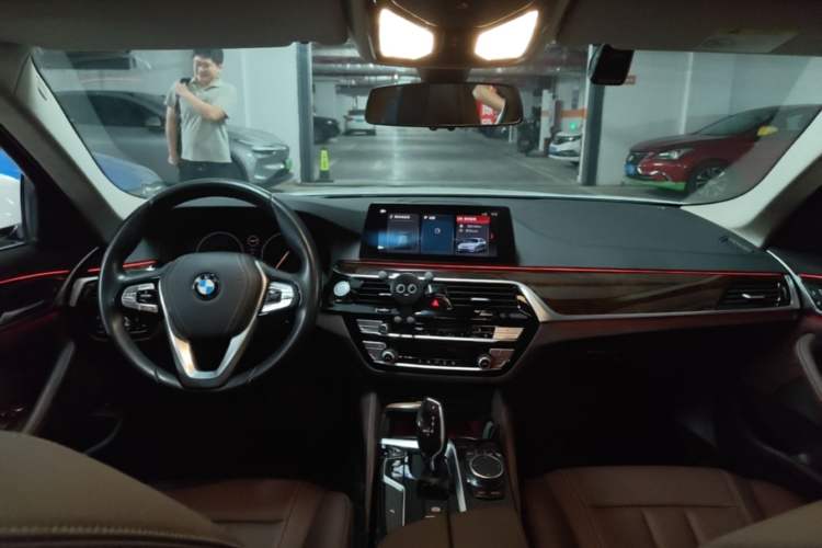 Used BMW 5 Series 2019 525Li Luxury Package Center Console
