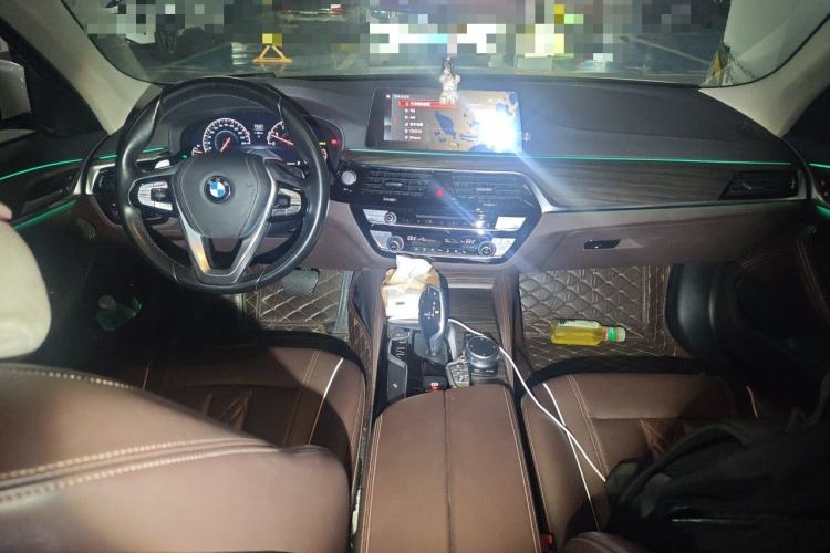 Used BMW 5 Series 2019 530Li Leading Model Luxury Package Center Console