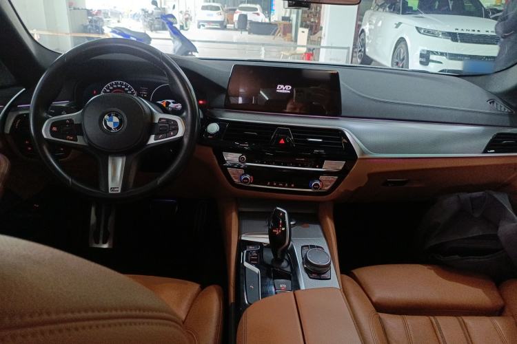 Used BMW 5 Series 2019 525i M Sport Package Center Console