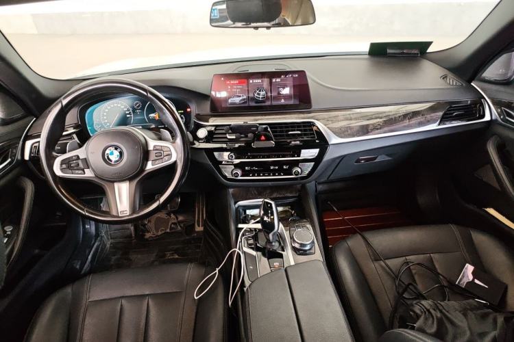 Used BMW 5 Series 2019 530Li Leading Model M Sport Package Center Console