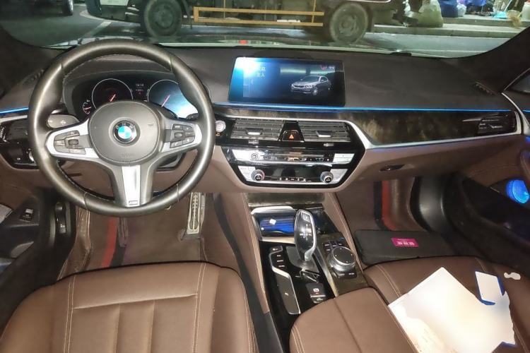 Used BMW 5 Series 2019 Restyled 525Li M Sport Package Center Console