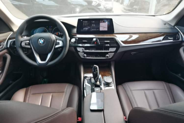 Used BMW 5 Series 2019 525Li Luxury Package Center Console