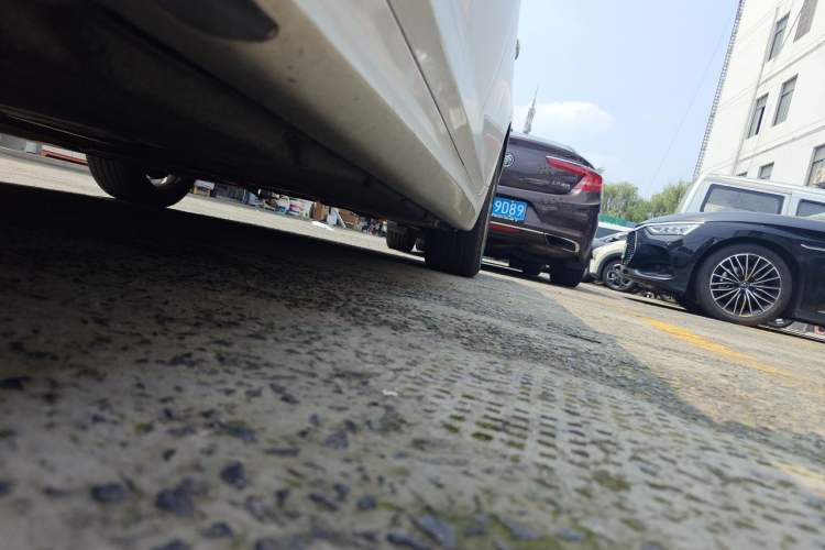 Used BMW 5 Series 2019 525Li M Sport Package Chassis Front Left