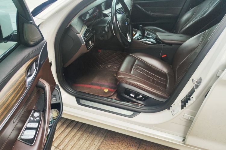 Used BMW 5 Series 2019 530Li xDrive Luxury Package Driver Seat