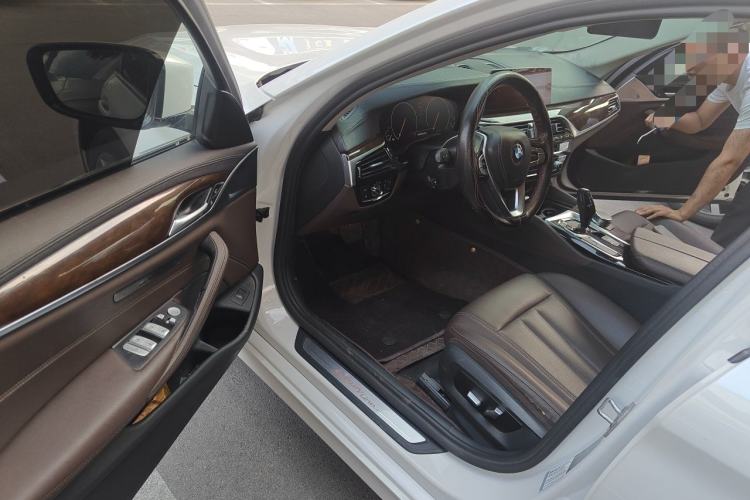 Used BMW 5 Series 2019 525Li Luxury Package Driver Seat