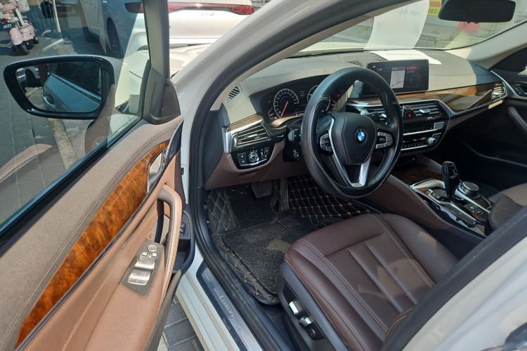 Used BMW 5 Series 2019 525Li Luxury Package Driver Seat