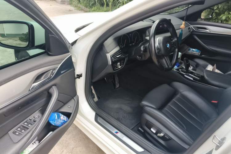 Used BMW 5 Series 2019 525i M Sport Package Driver Seat