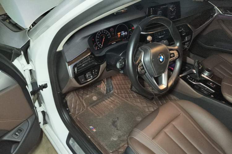 Used BMW 5 Series 2019 Facelifted 525Li Luxury Package Driver Seat
