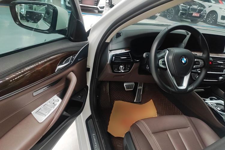 Used BMW 5 Series 2019 Facelifted 525Li Luxury Package Driver Seat