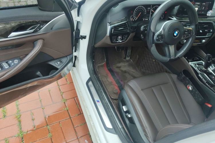Used BMW 5 Series 2019 Restyled 525Li M Sport Package Driver Seat