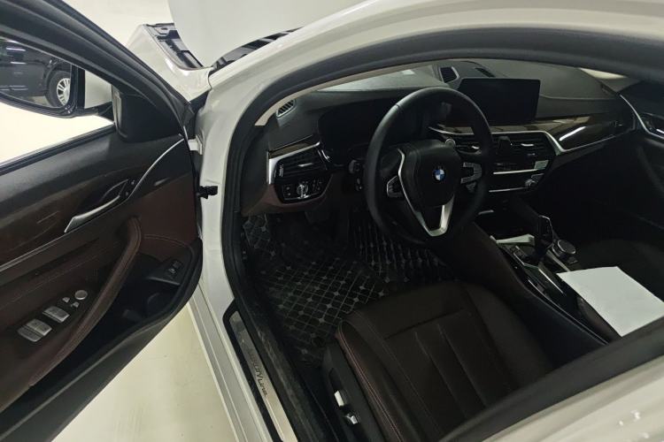 Used BMW 5 Series 2019 Facelifted 525Li Luxury Package Driver Seat