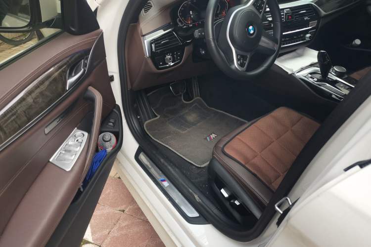 Used BMW 5 Series 2019 Restyled 525Li M Sport Package Driver Seat