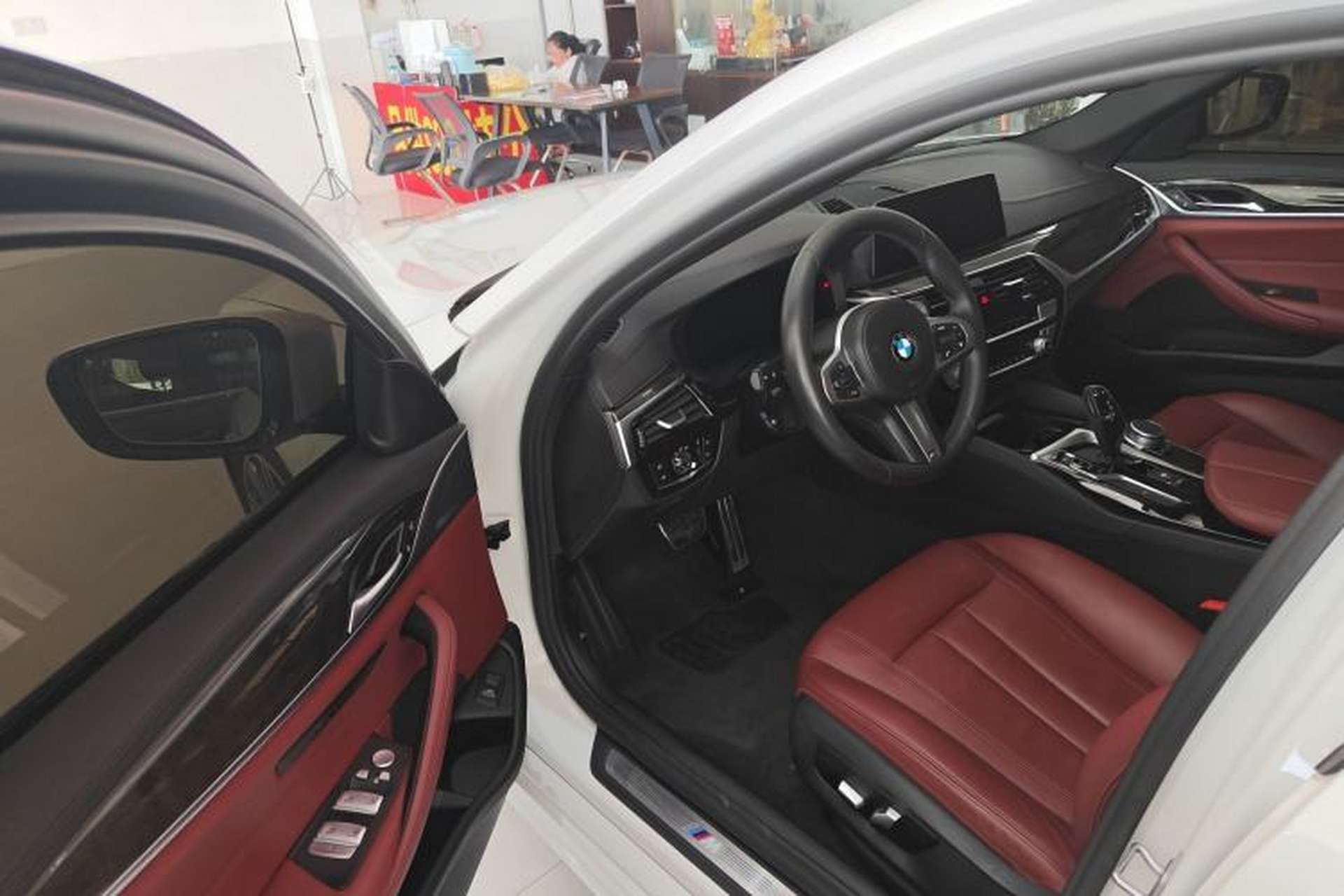 Used BMW 5 Series 2019 530Li Leading Model M Sport Package Driver Seat