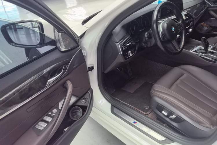 Used BMW 5 Series 2019 525Li M Sport Package Driver Seat