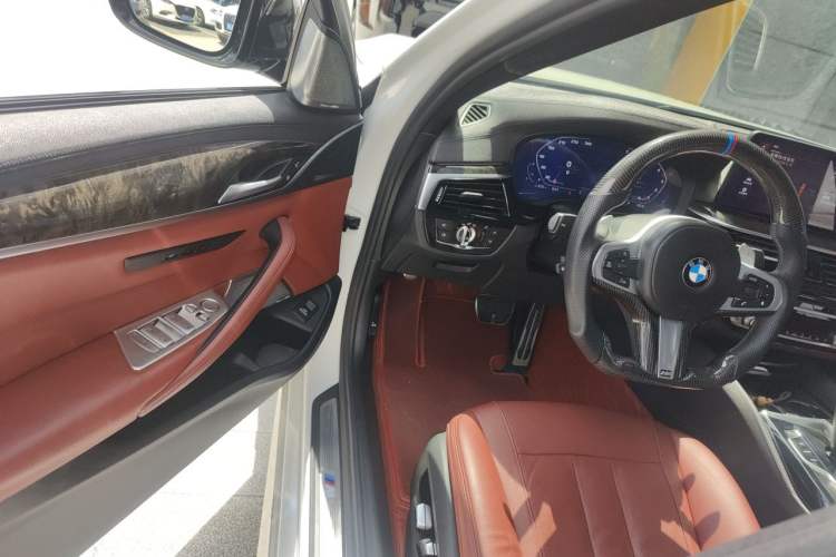 Used BMW 5 Series 2019 530Li Leading Model M Sport Package Driver Seat