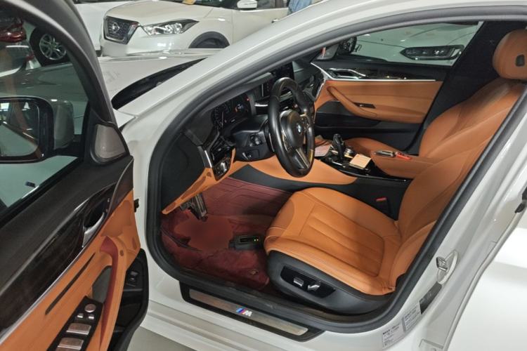 Used BMW 5 Series 2019 530Li Luxury Edition M Sport Package Driver Seat
