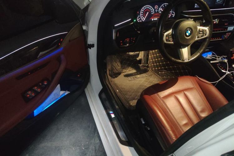 Used BMW 5 Series 2019 530Li Leading Model M Sport Package Driver Seat