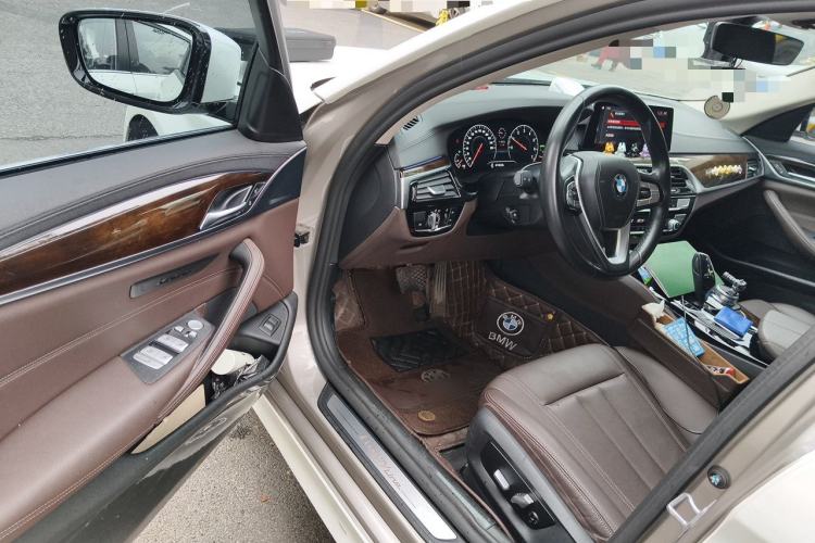 Used BMW 5 Series 2019 Facelifted 525Li Luxury Package Driver Seat