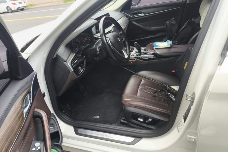 Used BMW 5 Series 2019 Facelifted 530Li Leading Edition Luxury Package Driver Seat