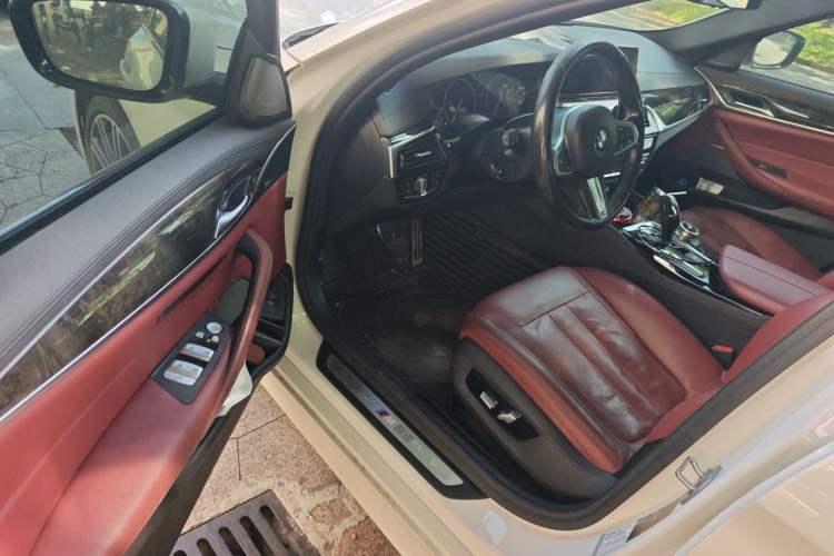 Used BMW 5 Series 2019 Restyled 530Li Luxury Edition M Sport Package Driver Seat