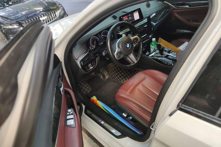 Used BMW 5 Series 2019 530Li Leading Model M Sport Package Driver Seat