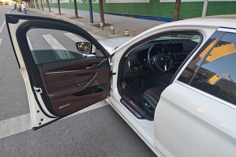 Used BMW 5 Series 2019 Facelifted 525Li Luxury Package Driver Seat