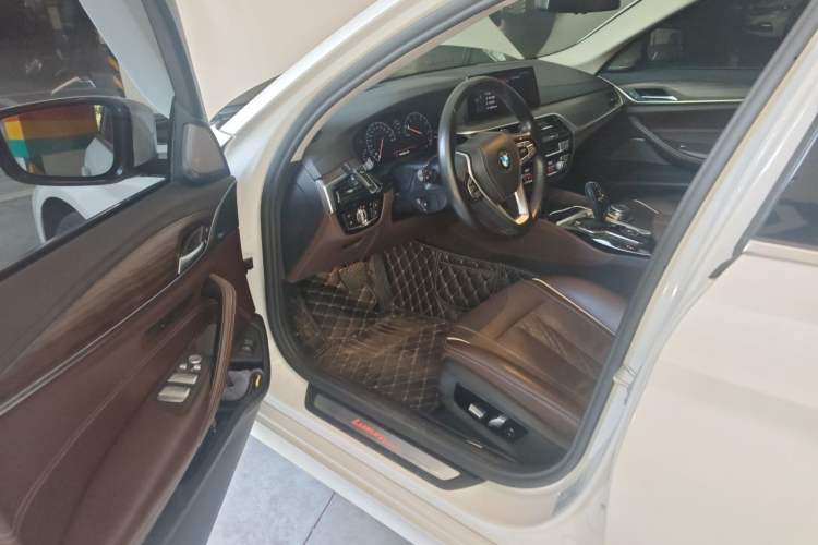 Used BMW 5 Series 2019 530Li Luxury Edition Premium Package Driver Seat