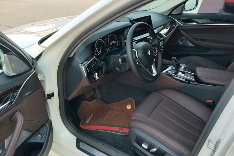 Used BMW 5 Series 2019 Facelifted 525Li Luxury Package Driver Seat