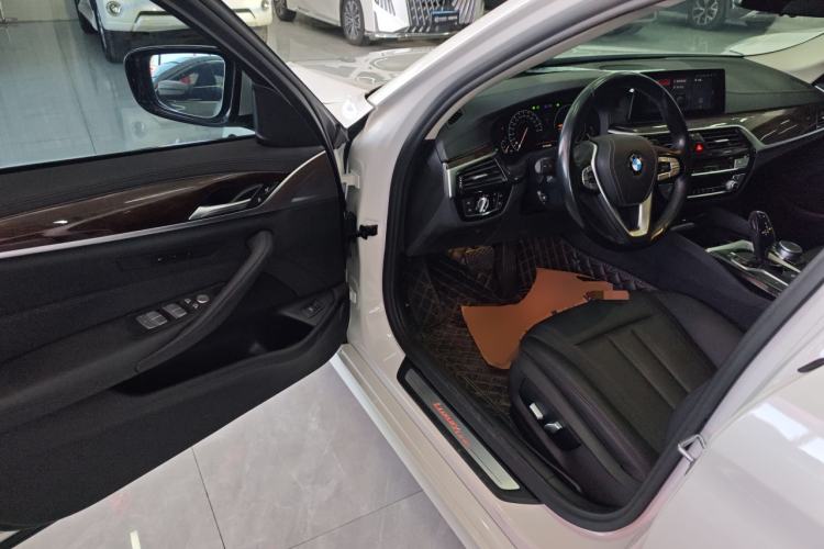 Used BMW 5 Series 2019 525Li Luxury Package Driver Seat