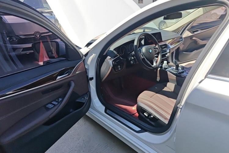 Used BMW 5 Series 2019 525Li Luxury Package Driver Seat