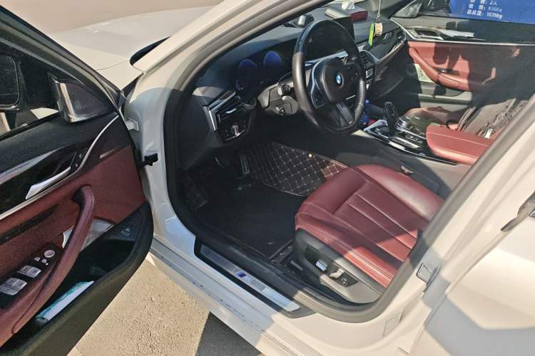 Used BMW 5 Series 2019 530Li Leading Model M Sport Package Driver Seat