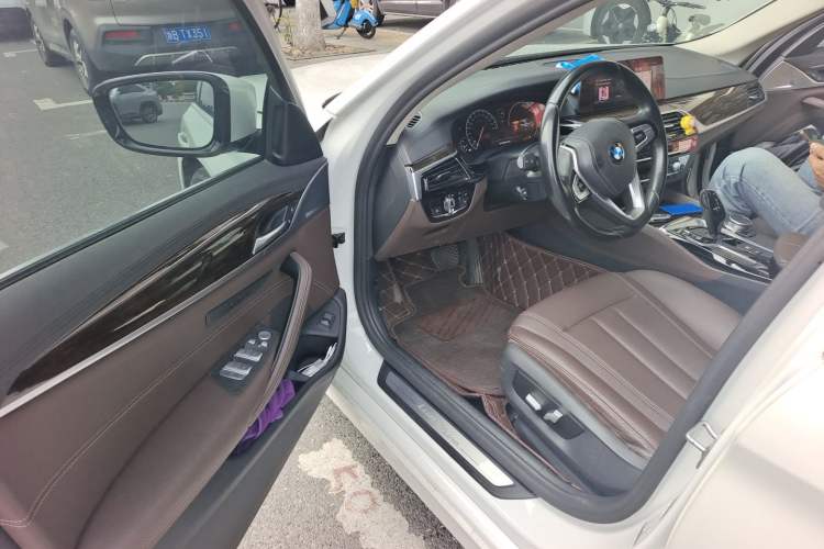 Used BMW 5 Series 2019 Facelifted 525Li Luxury Package Driver Seat