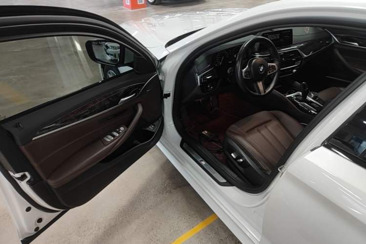 Used BMW 5 Series 2019 525Li M Sport Package Driver Seat