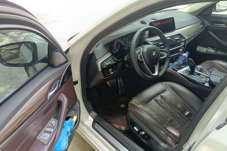 Used BMW 5 Series 2019 Facelifted 530Li Leading Edition Luxury Package Driver Seat