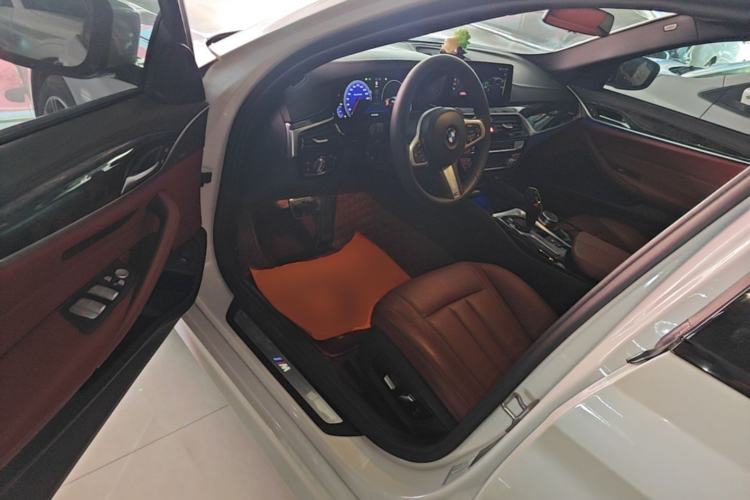Used BMW 5 Series 2019 530Li Leading Model M Sport Package Driver Seat