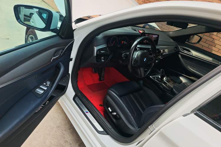 Used BMW 5 Series 2019 Restyled 525i M Sport Package Driver Seat