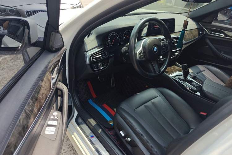 Used BMW 5 Series 2019 525Li M Sport Package Driver Seat