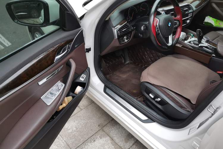 Used BMW 5 Series 2019 Facelifted 525Li Luxury Package Driver Seat