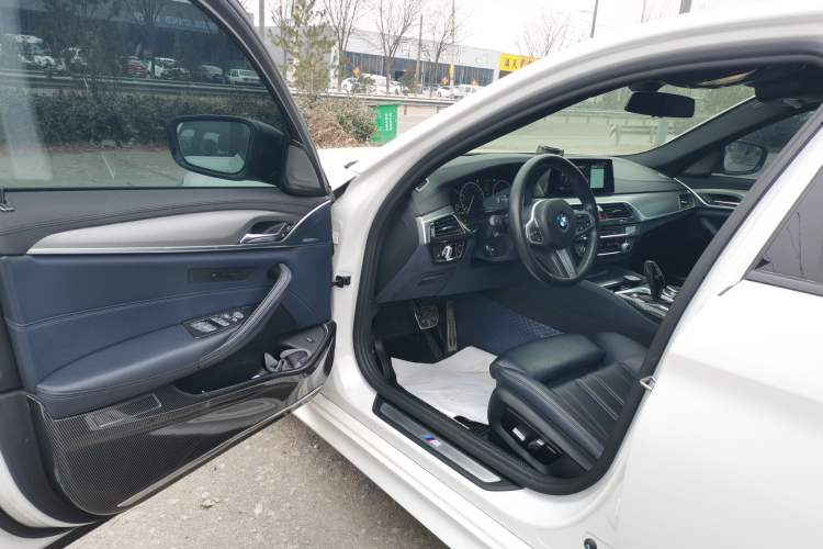 Used BMW 5 Series 2019 Restyled 525i M Sport Package Driver Seat