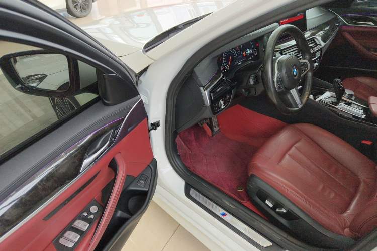Used BMW 5 Series 2019 530Li Leading Model M Sport Package Driver Seat